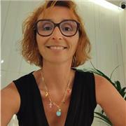 Soy Francesa. Nací en Francia y vivo en Lanzarote. Me apasiona por la enseñanza a los niños, adolescentes y adultos.